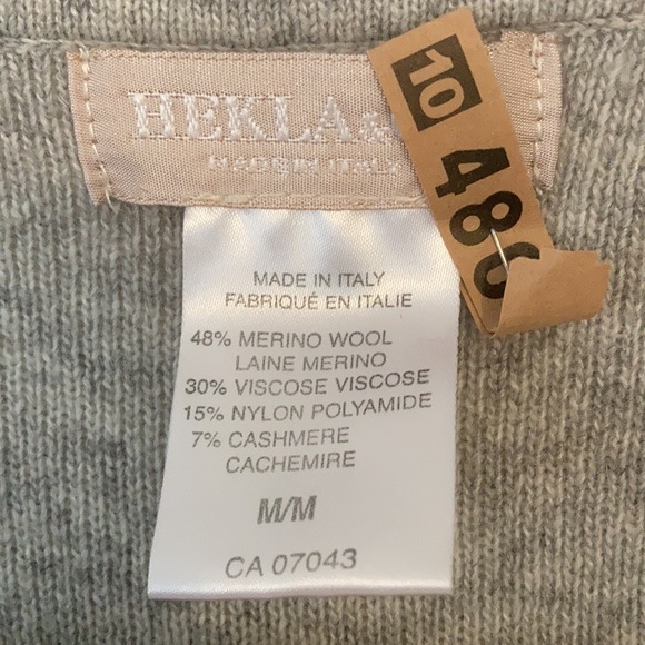 ⭐️ 3/$20 ⭐️ Grey colour blocked merino-blend cardigan - Picture 4 of 4